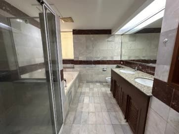 12946 – 335_bathroom.jpg