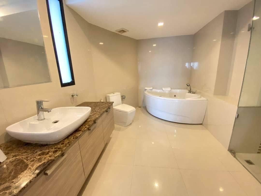 12955 – 324_bathroom.jpg