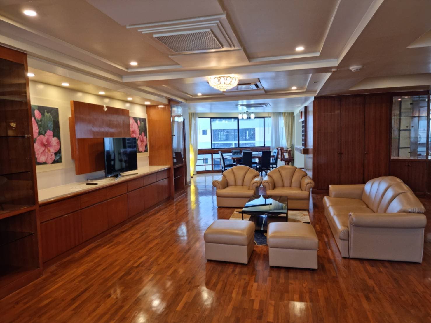 12966 – 139_living_room.jpg
