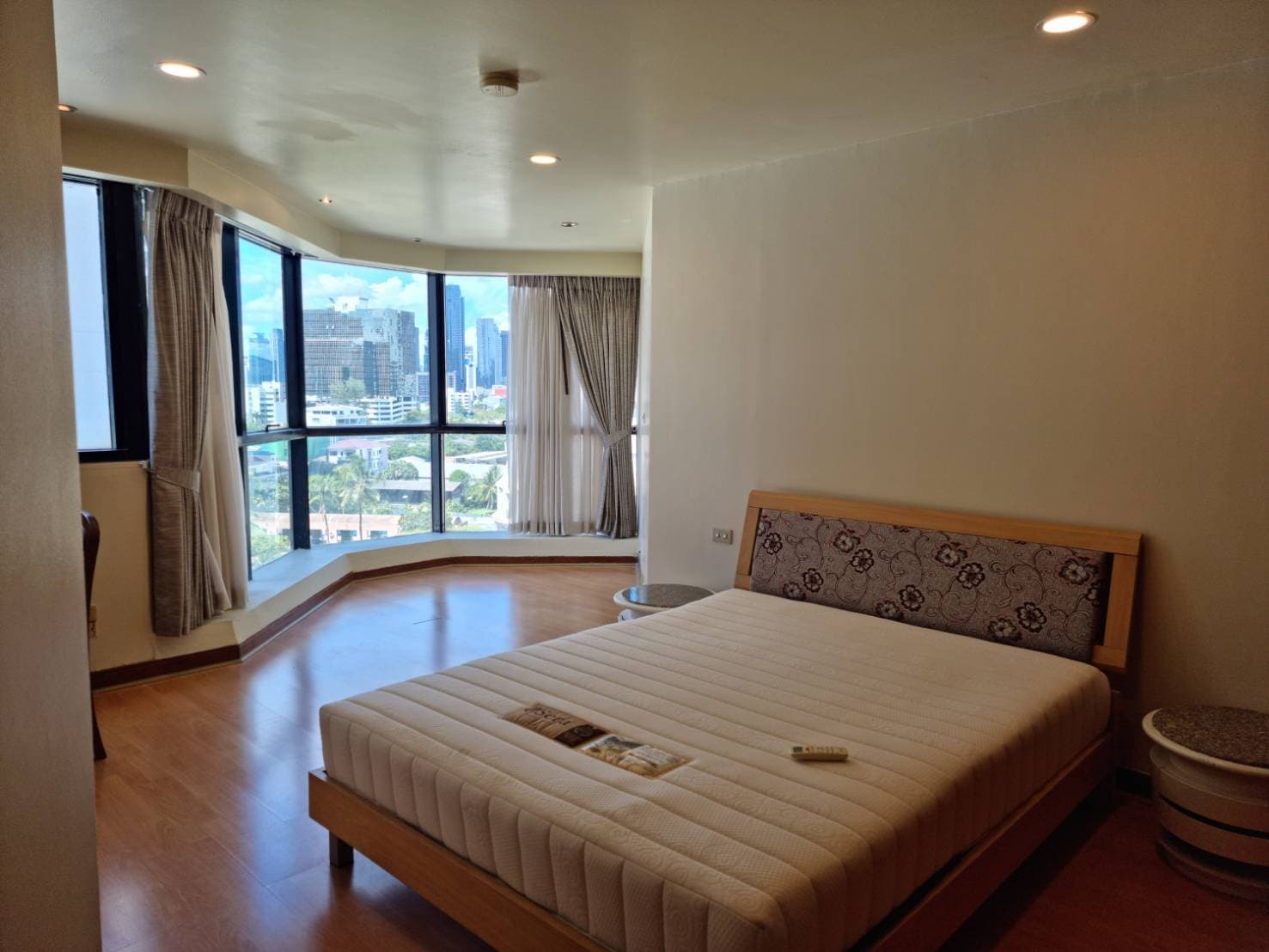 12966 – 251_bedroom.jpg